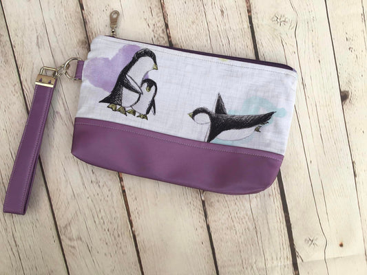 Zipper Bag With Wristlet Penguin